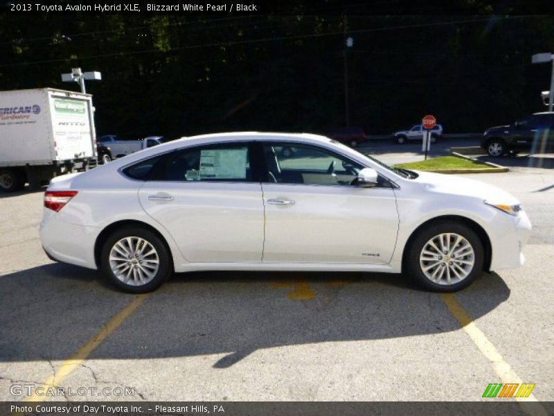Blizzard White Pearl / Black 2013 Toyota Avalon Hybrid XLE