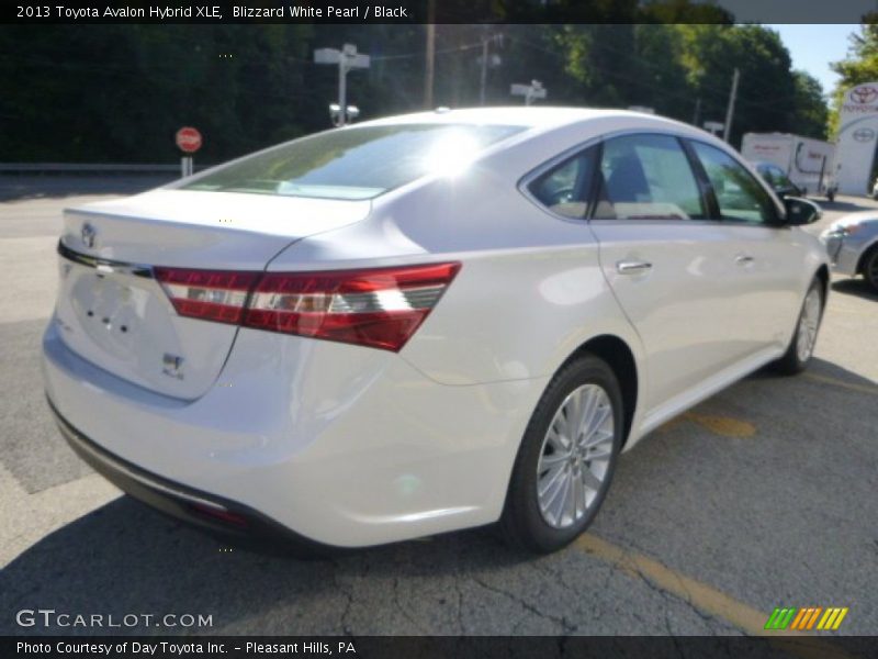 Blizzard White Pearl / Black 2013 Toyota Avalon Hybrid XLE