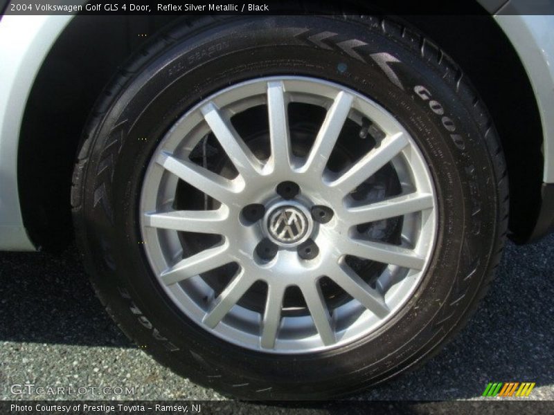 Reflex Silver Metallic / Black 2004 Volkswagen Golf GLS 4 Door