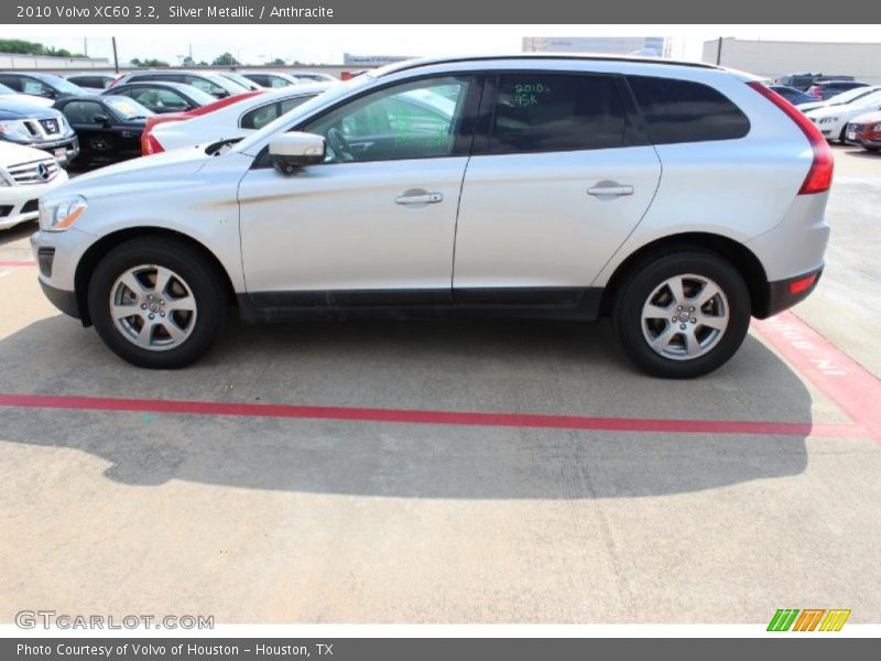 Silver Metallic / Anthracite 2010 Volvo XC60 3.2