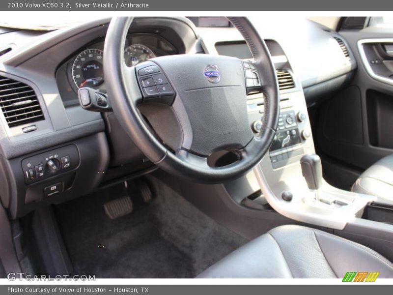 Silver Metallic / Anthracite 2010 Volvo XC60 3.2