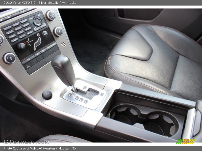 Silver Metallic / Anthracite 2010 Volvo XC60 3.2