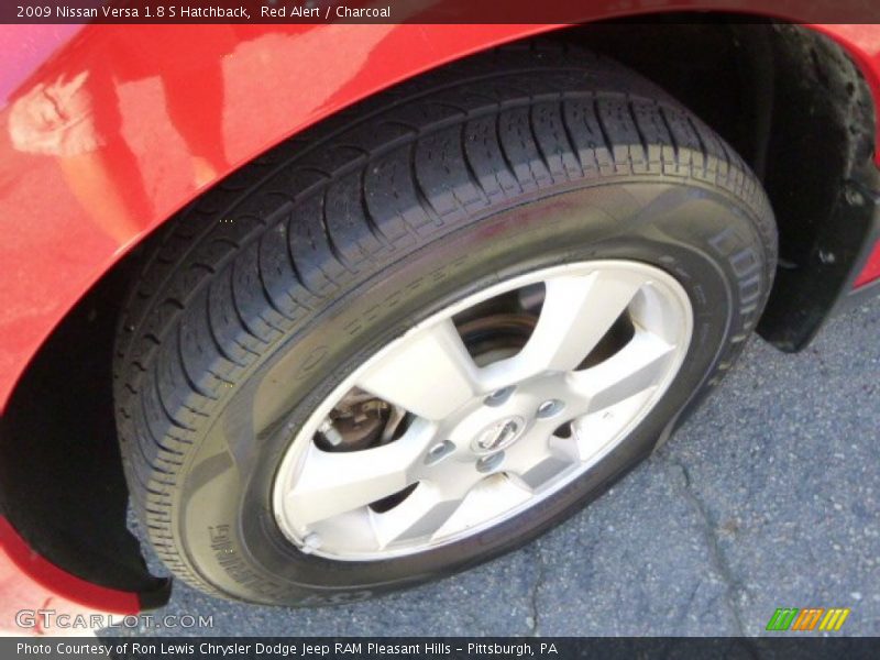 Red Alert / Charcoal 2009 Nissan Versa 1.8 S Hatchback