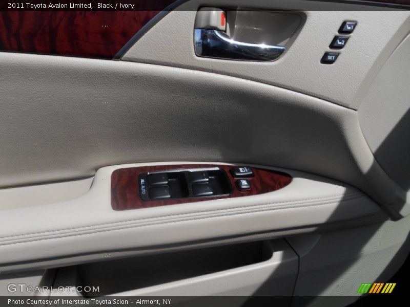 Black / Ivory 2011 Toyota Avalon Limited