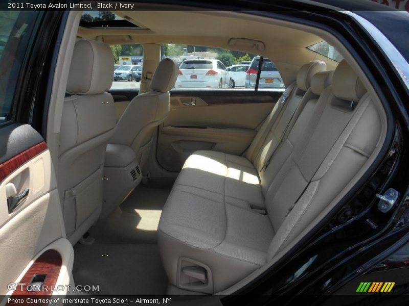 Black / Ivory 2011 Toyota Avalon Limited