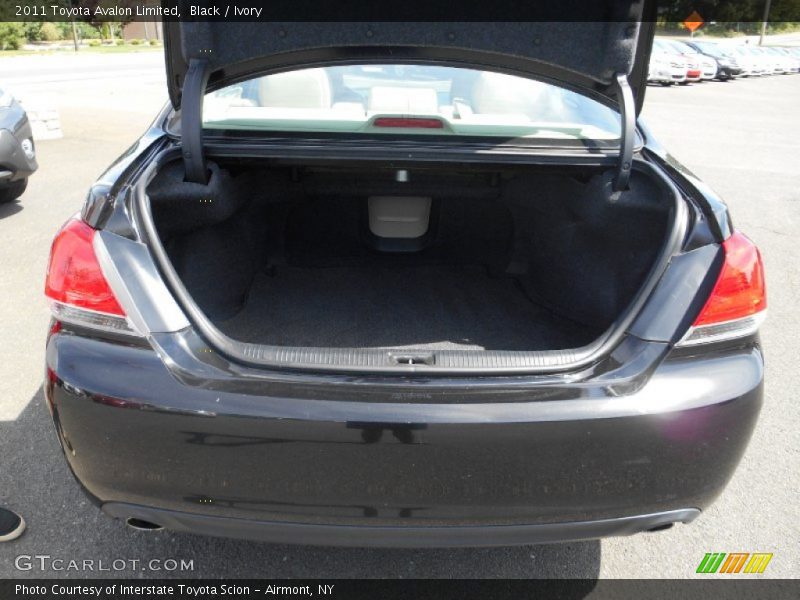 Black / Ivory 2011 Toyota Avalon Limited