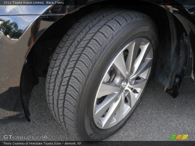 Black / Ivory 2011 Toyota Avalon Limited