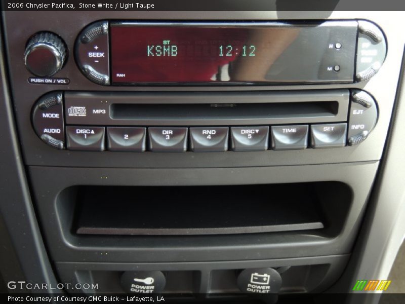 Stone White / Light Taupe 2006 Chrysler Pacifica