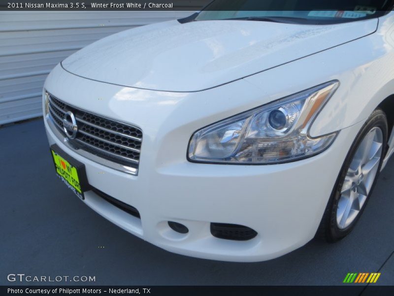 Winter Frost White / Charcoal 2011 Nissan Maxima 3.5 S