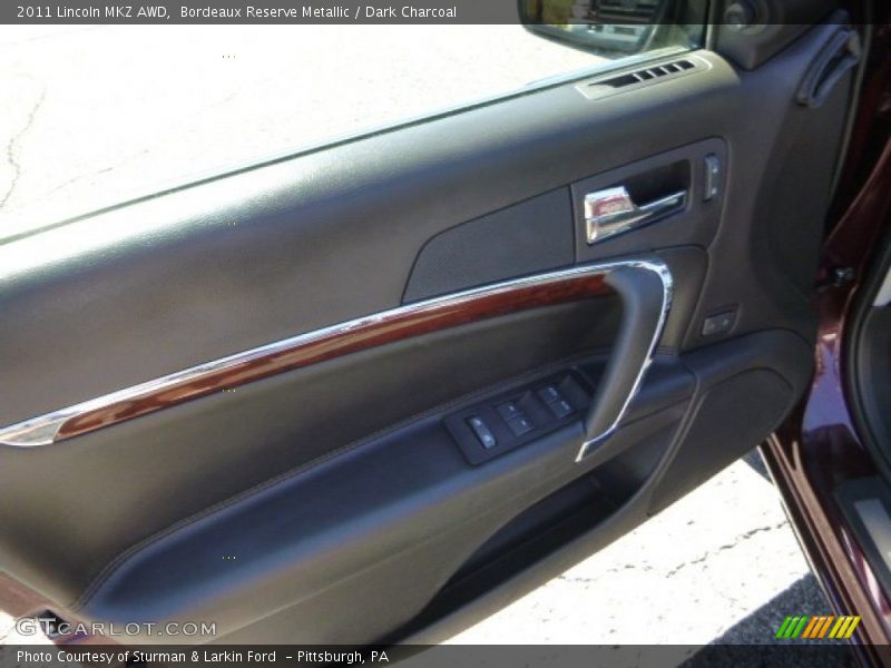 Bordeaux Reserve Metallic / Dark Charcoal 2011 Lincoln MKZ AWD