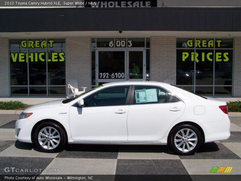 Super White / Ivory 2013 Toyota Camry Hybrid XLE
