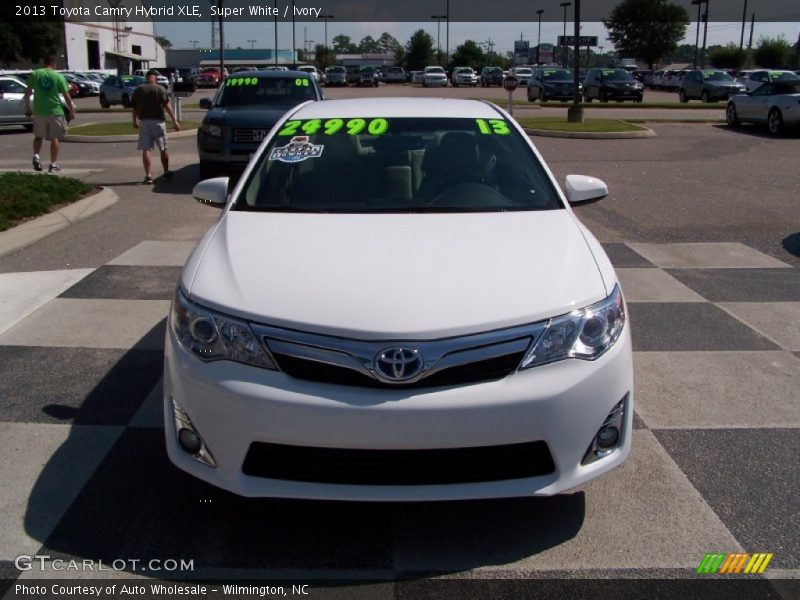 Super White / Ivory 2013 Toyota Camry Hybrid XLE