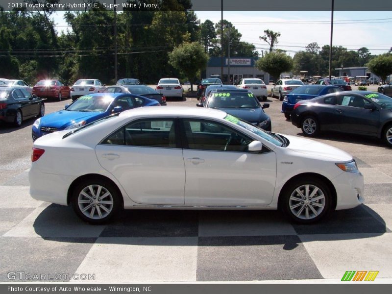 Super White / Ivory 2013 Toyota Camry Hybrid XLE