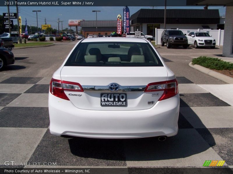 Super White / Ivory 2013 Toyota Camry Hybrid XLE