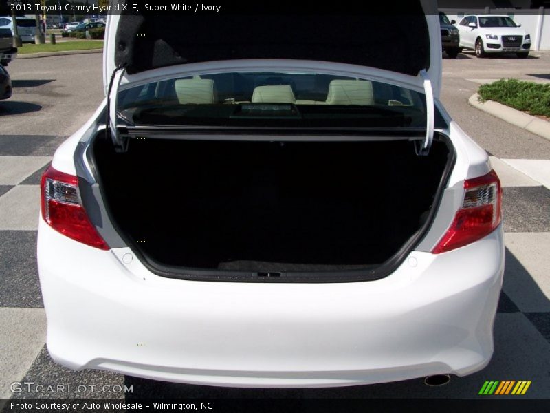 Super White / Ivory 2013 Toyota Camry Hybrid XLE