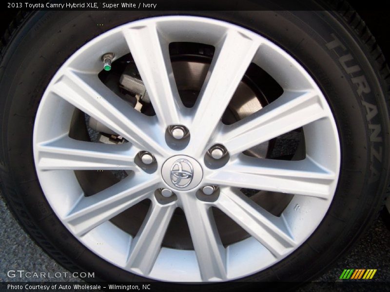 Super White / Ivory 2013 Toyota Camry Hybrid XLE