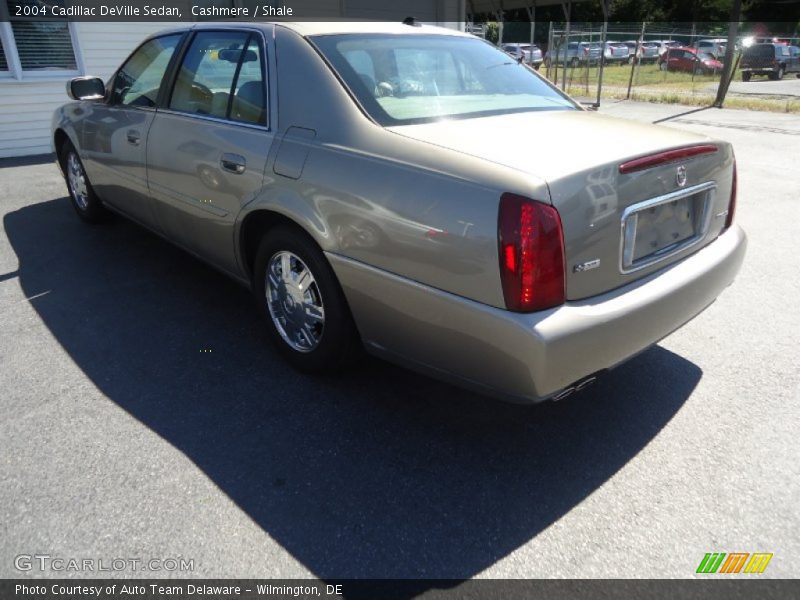 Cashmere / Shale 2004 Cadillac DeVille Sedan