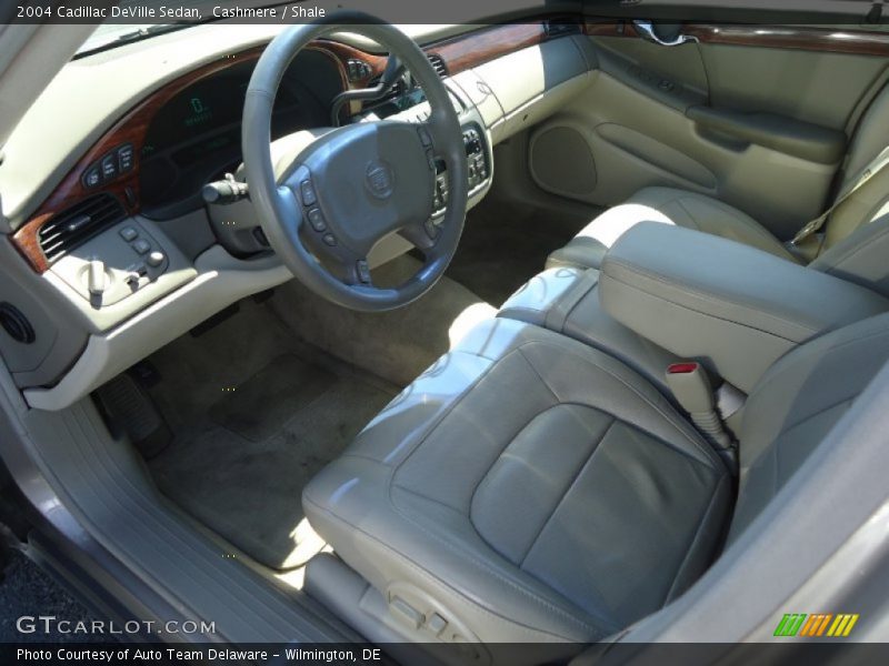 Cashmere / Shale 2004 Cadillac DeVille Sedan