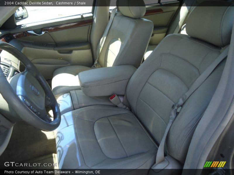 Cashmere / Shale 2004 Cadillac DeVille Sedan