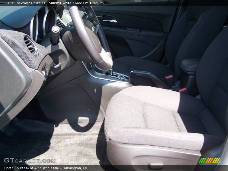 Summit White / Medium Titanium 2013 Chevrolet Cruze LT