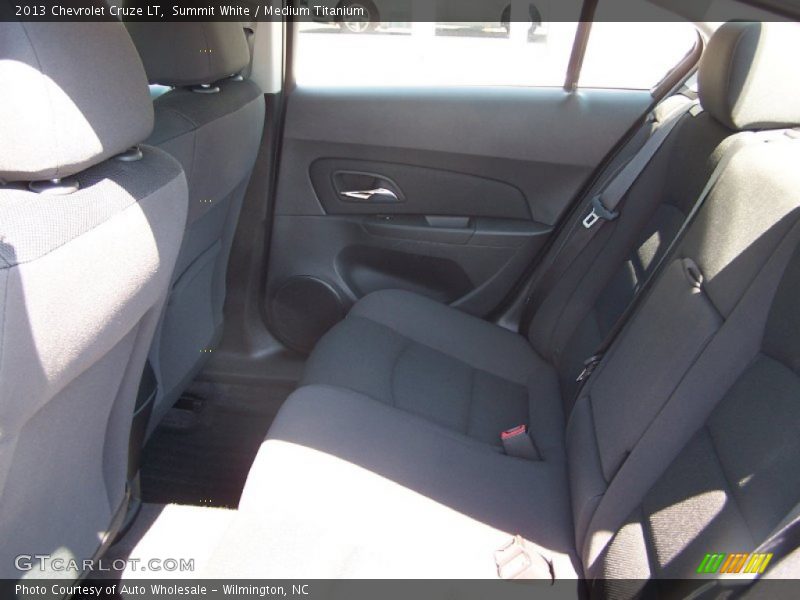 Summit White / Medium Titanium 2013 Chevrolet Cruze LT