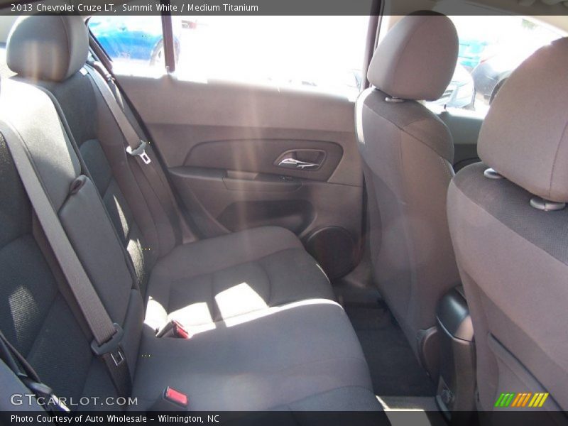 Summit White / Medium Titanium 2013 Chevrolet Cruze LT