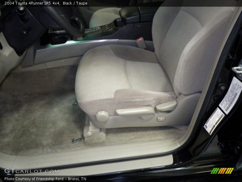 Black / Taupe 2004 Toyota 4Runner SR5 4x4