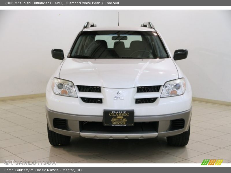Diamond White Pearl / Charcoal 2006 Mitsubishi Outlander LS 4WD