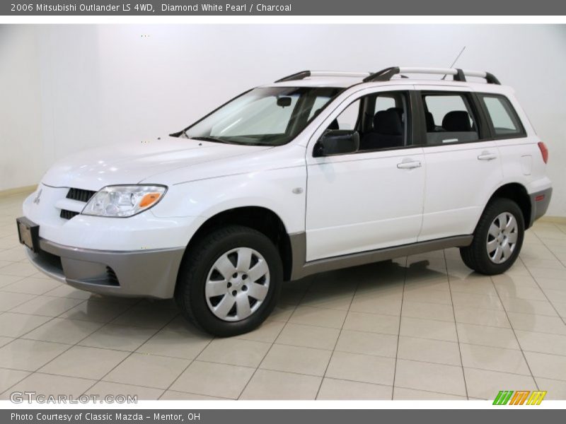 Diamond White Pearl / Charcoal 2006 Mitsubishi Outlander LS 4WD