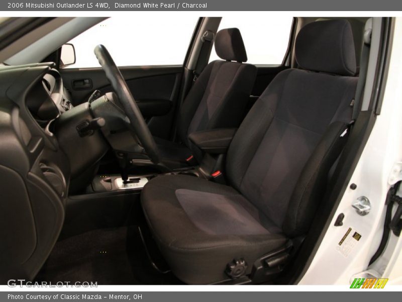 Diamond White Pearl / Charcoal 2006 Mitsubishi Outlander LS 4WD