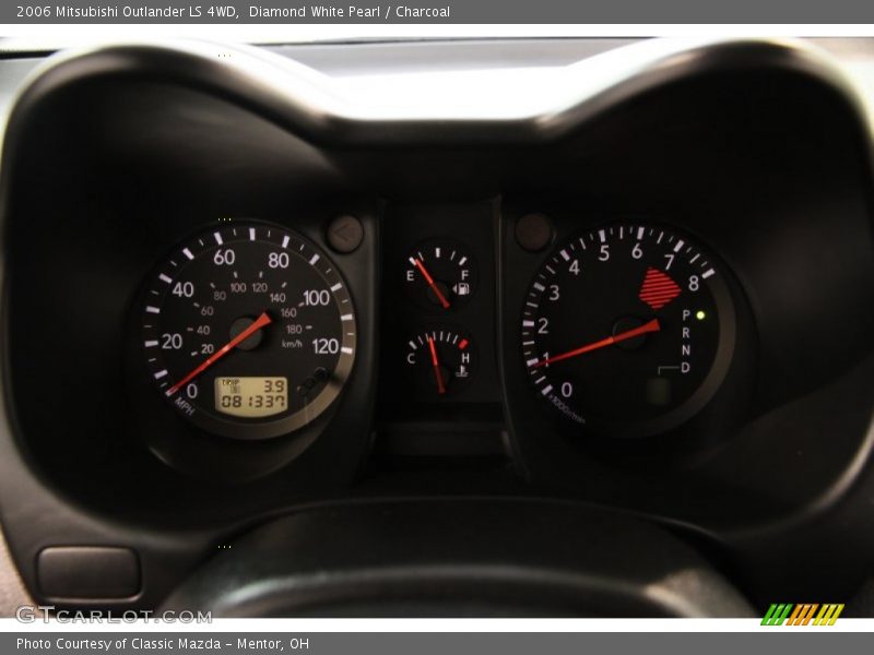 Diamond White Pearl / Charcoal 2006 Mitsubishi Outlander LS 4WD