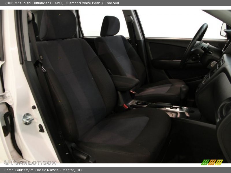 Diamond White Pearl / Charcoal 2006 Mitsubishi Outlander LS 4WD