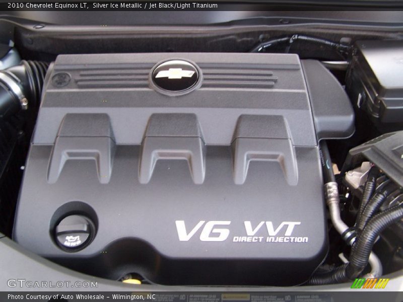 Silver Ice Metallic / Jet Black/Light Titanium 2010 Chevrolet Equinox LT