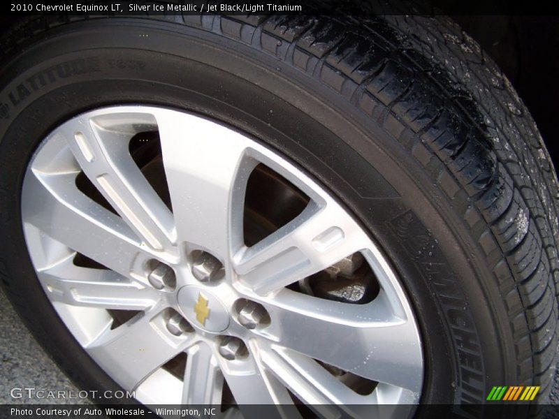 Silver Ice Metallic / Jet Black/Light Titanium 2010 Chevrolet Equinox LT