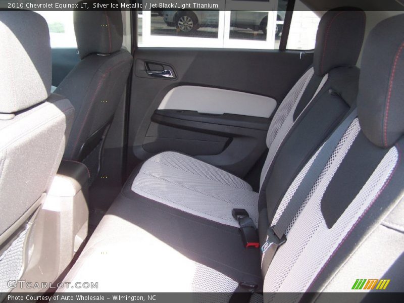 Silver Ice Metallic / Jet Black/Light Titanium 2010 Chevrolet Equinox LT