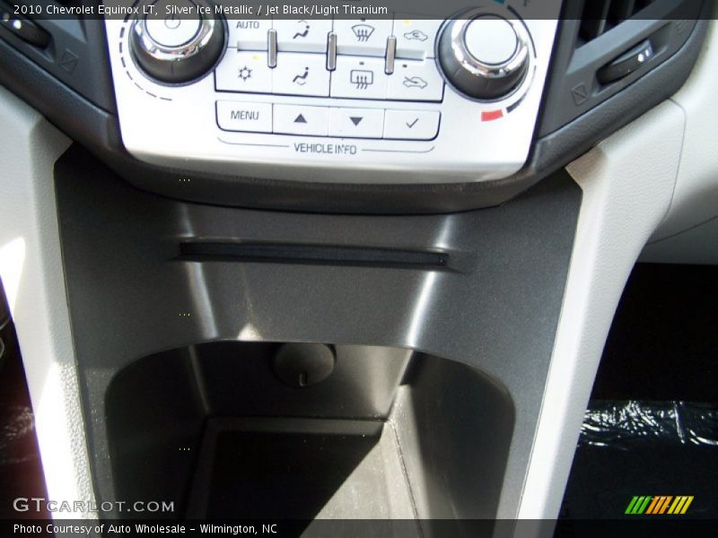 Silver Ice Metallic / Jet Black/Light Titanium 2010 Chevrolet Equinox LT