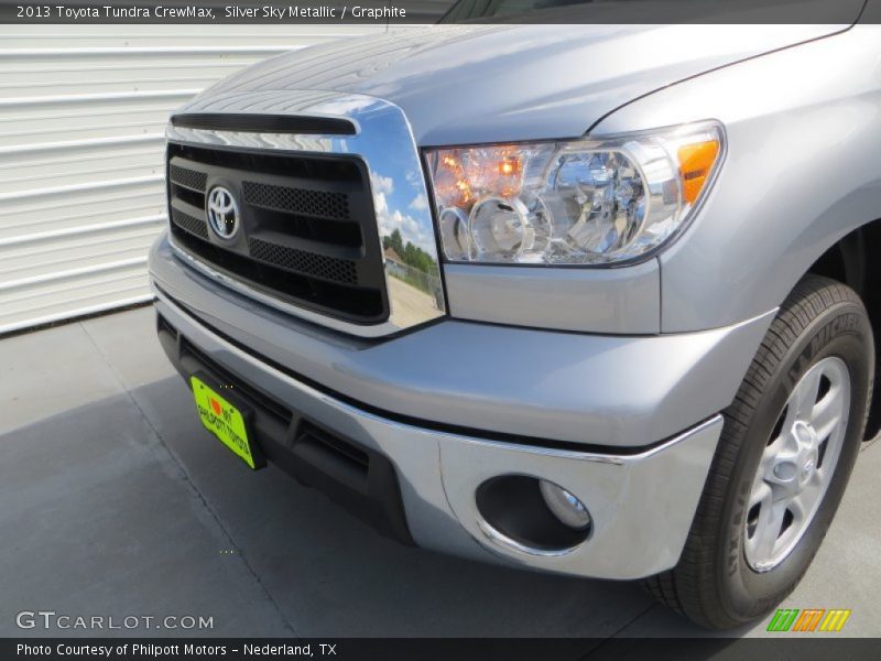 Silver Sky Metallic / Graphite 2013 Toyota Tundra CrewMax