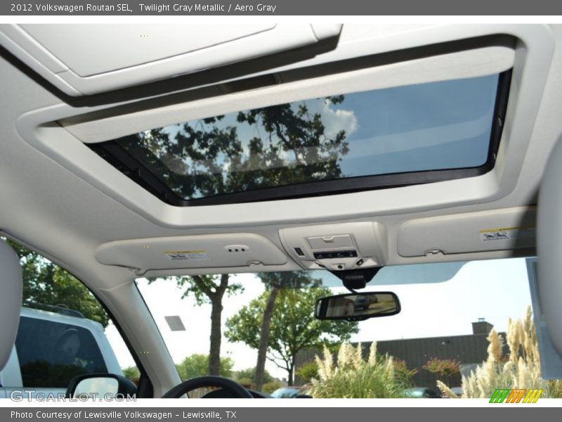 Twilight Gray Metallic / Aero Gray 2012 Volkswagen Routan SEL