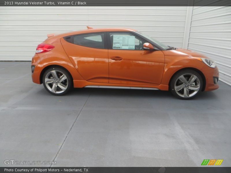 Vitamin C / Black 2013 Hyundai Veloster Turbo