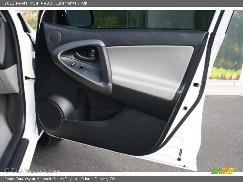 Super White / Ash 2011 Toyota RAV4 I4 4WD