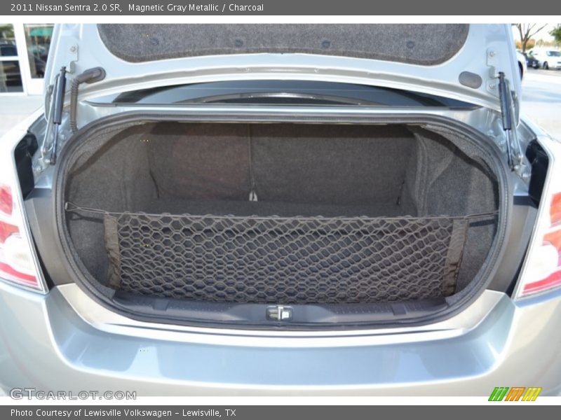 Magnetic Gray Metallic / Charcoal 2011 Nissan Sentra 2.0 SR