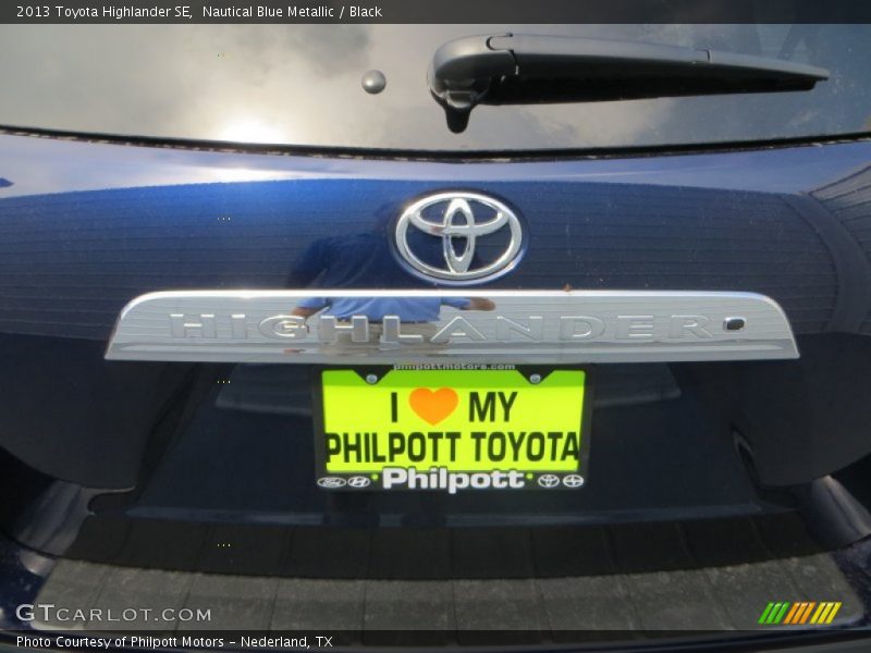 Nautical Blue Metallic / Black 2013 Toyota Highlander SE