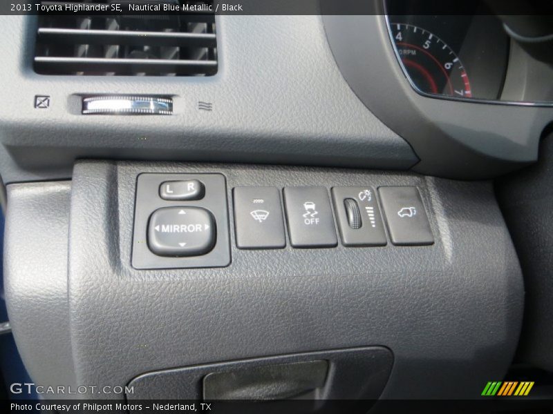 Nautical Blue Metallic / Black 2013 Toyota Highlander SE