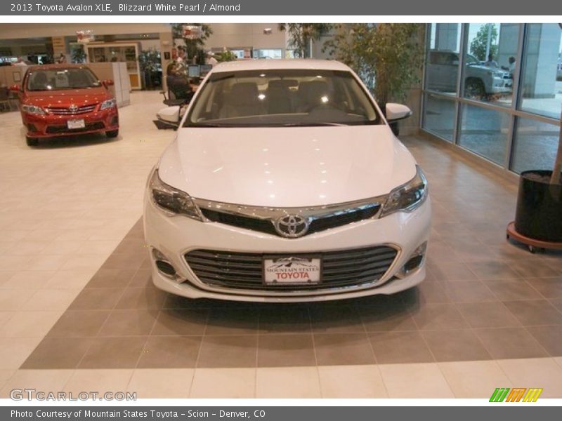 Blizzard White Pearl / Almond 2013 Toyota Avalon XLE