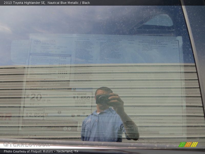Nautical Blue Metallic / Black 2013 Toyota Highlander SE