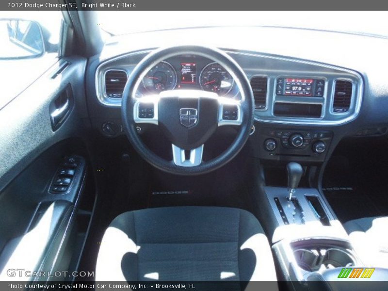 Bright White / Black 2012 Dodge Charger SE