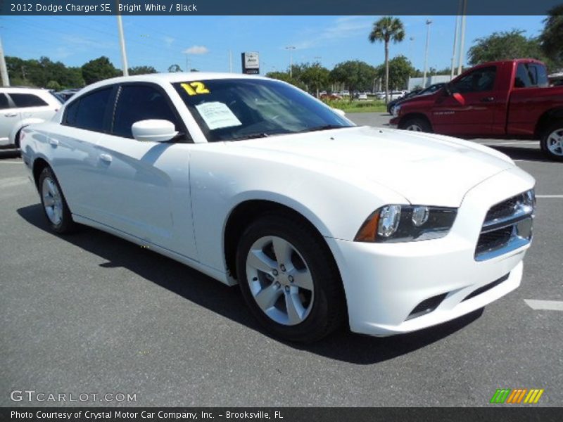 Bright White / Black 2012 Dodge Charger SE