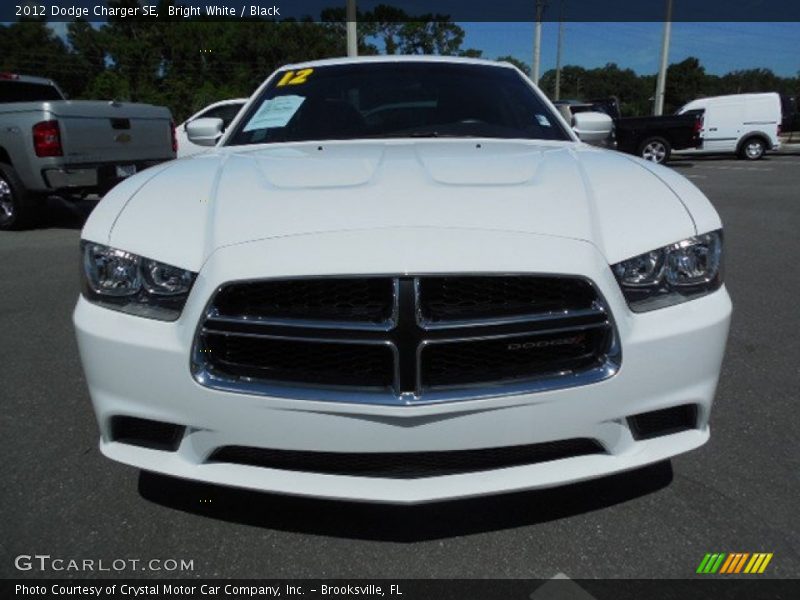 Bright White / Black 2012 Dodge Charger SE