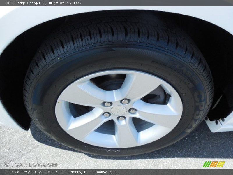 Bright White / Black 2012 Dodge Charger SE