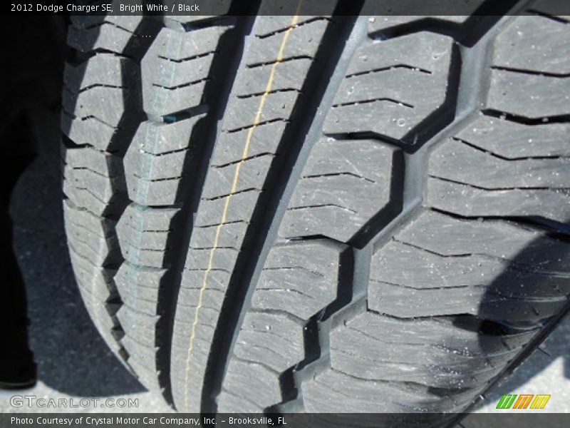 Bright White / Black 2012 Dodge Charger SE